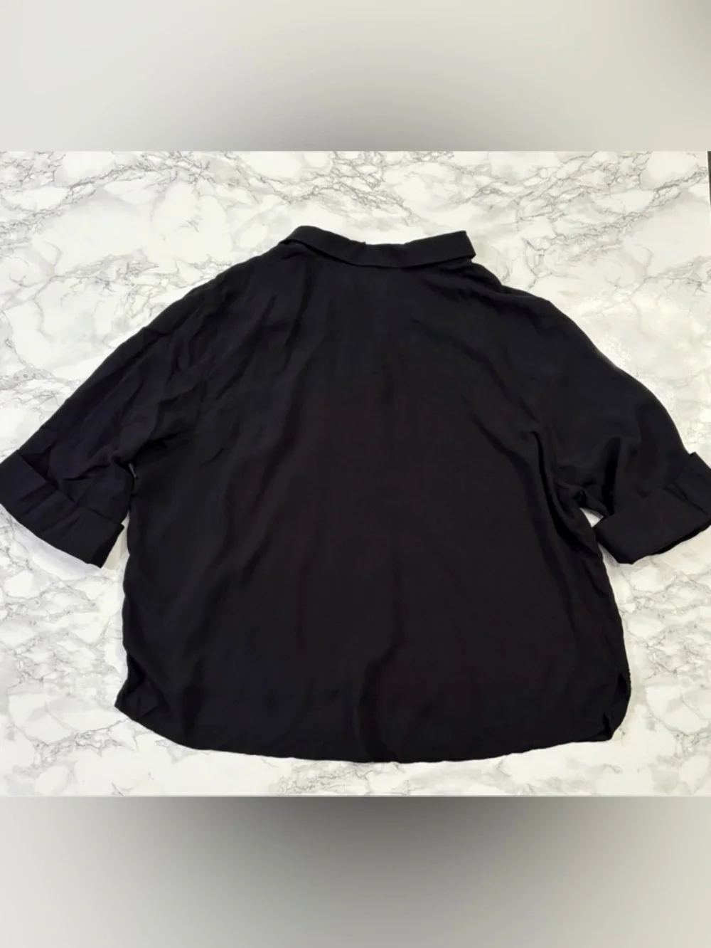 H&M Relaxed Black Button-down Women's Top - Picture 2 of 3